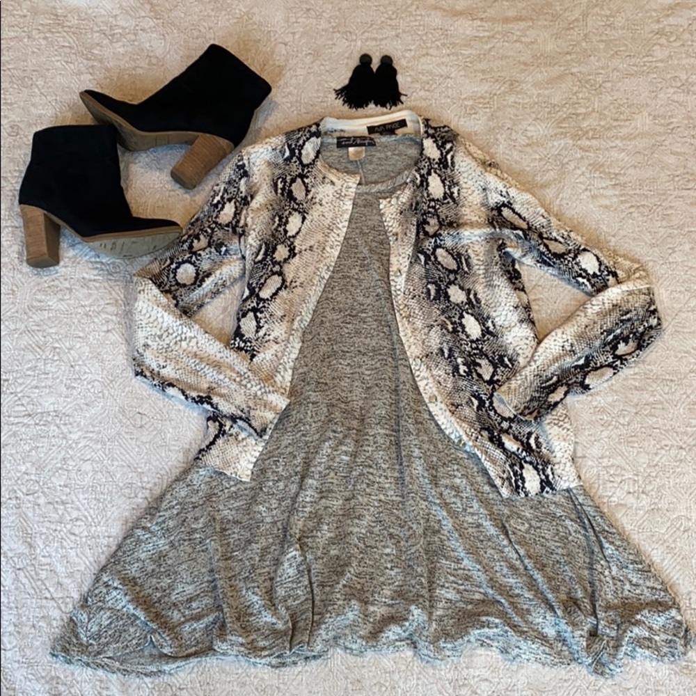 Basic Heather Gray Top 💕